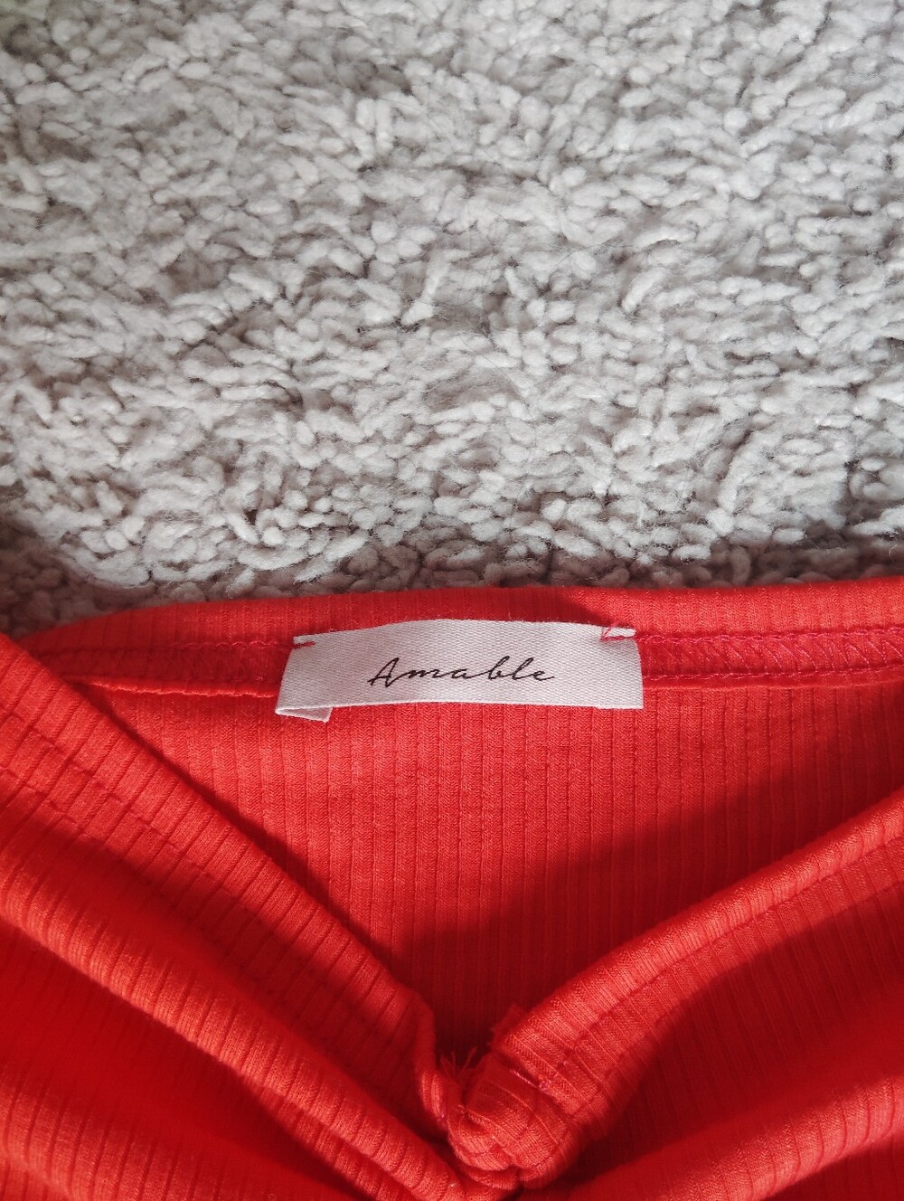 Amable Red Crop Top - Picture 2 of 4